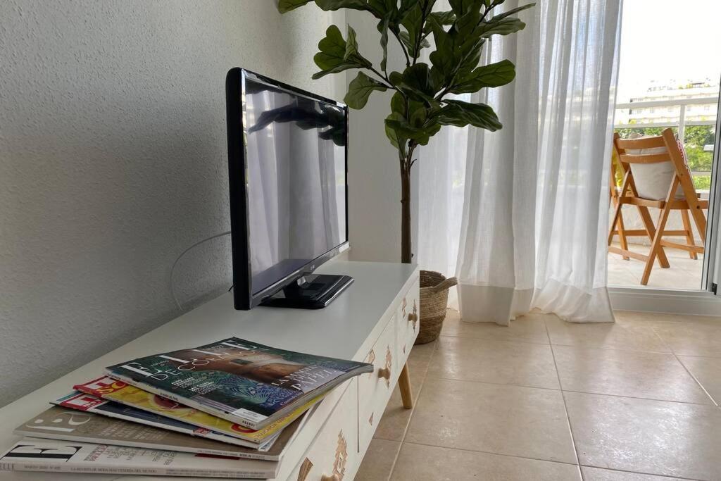 Apartamento Sajalin ซาลอว์ ภายนอก รูปภาพ